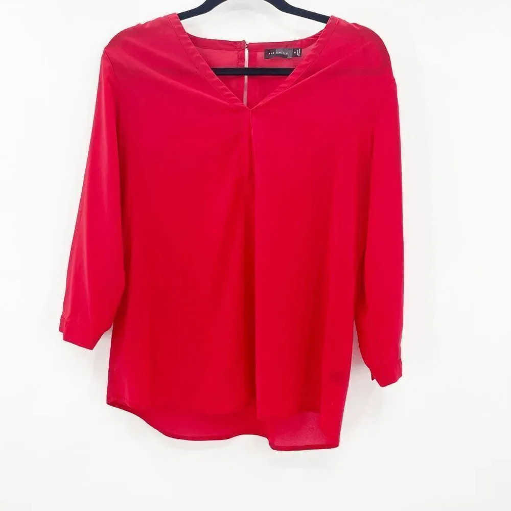 The Limited Women's Red Long Sleeve V Neck Blouse Size M‎